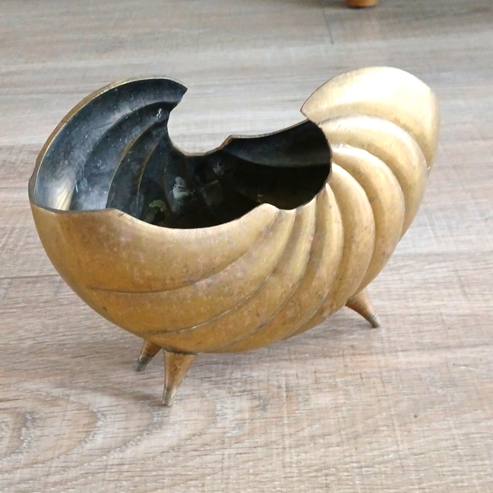 Vintage Brass Shell-Shaped Planter Holder Nautilus art deco MCM